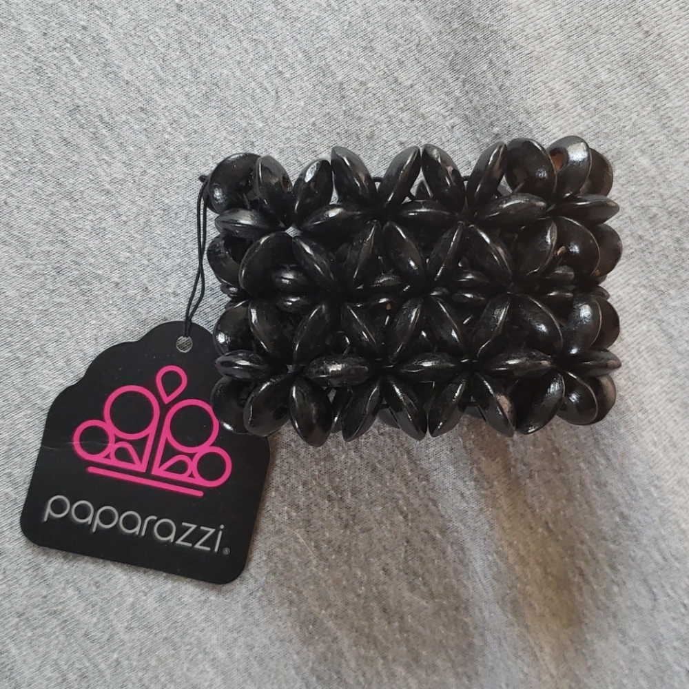 NWT Paparazzi black beaded flower stretch bracelet